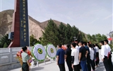 “瞻仰革命先烈，弘揚(yáng)愛國精神”主題黨日活動